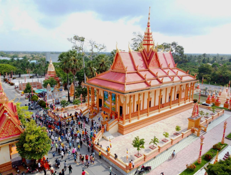Du lịch Bạc Liêu, thăm Chùa Xiêm Cán với kiến trúc Phật giáo Khmer đặc trưng và lộng lẫy